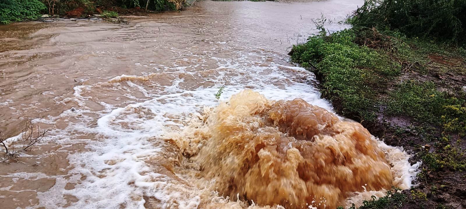ಜಗಳೂರು ಪಟ್ಟಣದ ಕೆರೆಗೆ ಹರಿದ ತುಂಗಭದ್ರೆ, ಜನರ ಸಂಭ್ರಮ